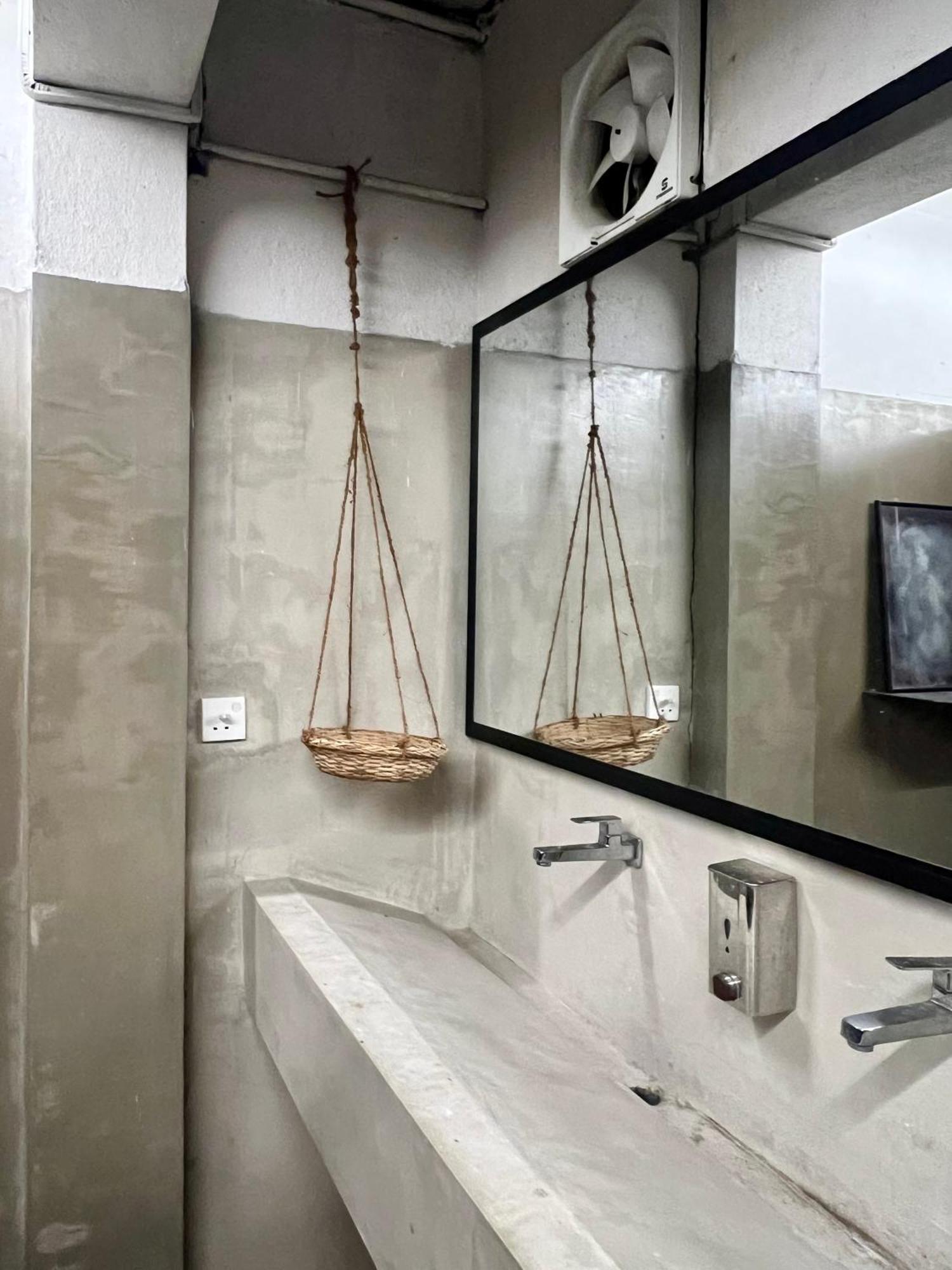 Hari Hari Hostel Weligama Bagian luar foto