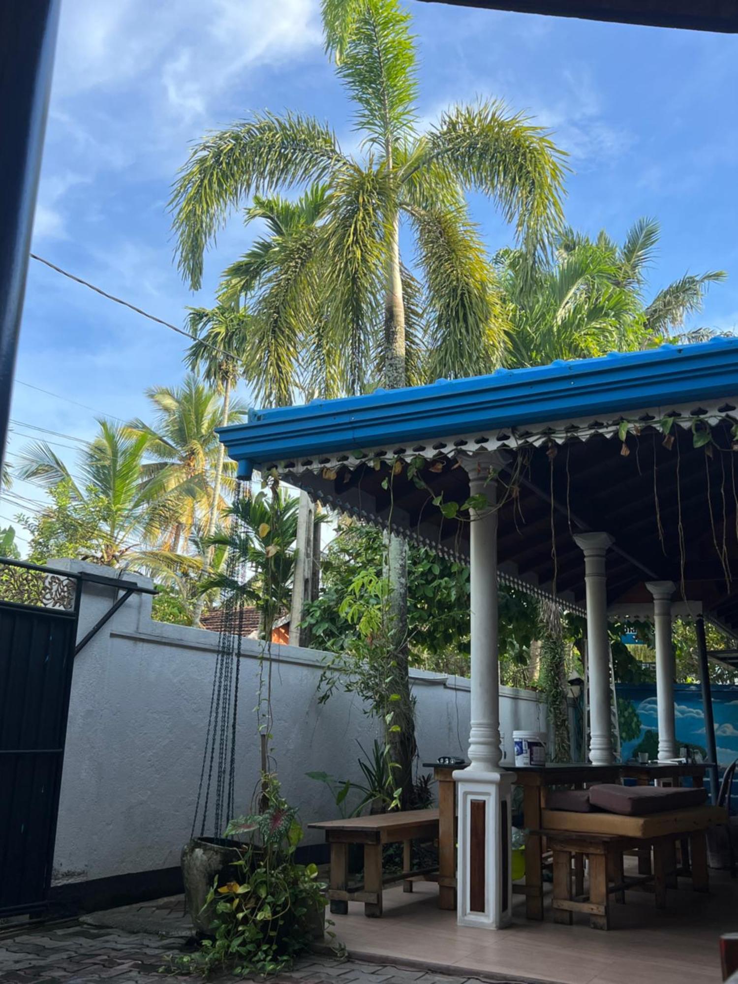 Hari Hari Hostel Weligama Bagian luar foto