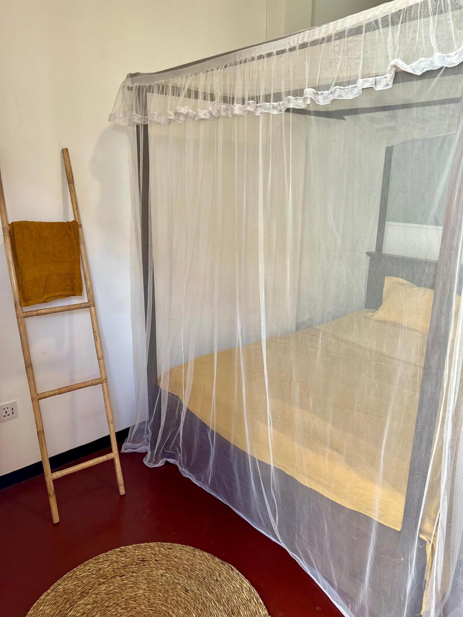 Hari Hari Hostel Weligama Bagian luar foto